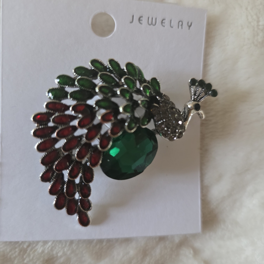 Vibrant Blue and Gold Floral Brooch with Intricate Detailing